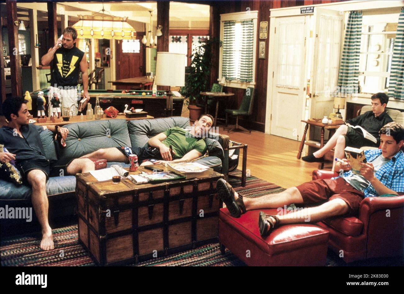 Thomas Ian Nicholas, Seann William Scott, Chris Klein, Eddie Kaye Thomas & Jason Biggs Film: American Pie 2 (2001) personaggi: Kevin Myers, Steve Stifler, Chris 'Oz' Ostreicher, Paul Finch, Jim Levenstein regista: Rogers 06 agosto 2001 **AVVERTENZA** questa fotografia è solo per uso editoriale ed è copyright di UNIVERSAL e/o del fotografo assegnato dalla Film o dalla Production Company e può essere riprodotta solo da pubblicazioni in concomitanza con la promozione del film di cui sopra. È richiesto un credito obbligatorio a UNIVERSAL. Il fotografo deve essere accreditato anche quando è noto. No Foto Stock