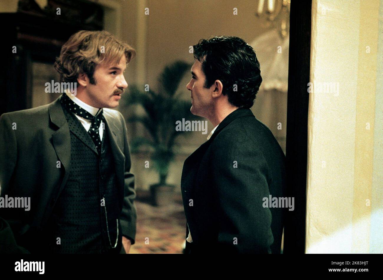 Thomas Jane & Antonio Banderas Film: Peccato originale (USA/FR 2001) personaggi: Billy / <a href= regista: Michael Cristofer 11 luglio 2001 **AVVERTENZA** questa fotografia è solo per uso editoriale ed è copyright di MGM e/o del fotografo assegnato dalla Film o dalla Production Company e può essere riprodotta solo da pubblicazioni in concomitanza con la promozione del film di cui sopra. È richiesto un credito obbligatorio a MGM. Il fotografo deve essere accreditato anche quando è noto. Nessun uso commerciale può essere concesso senza autorizzazione scritta da parte della Film Company. Foto Stock