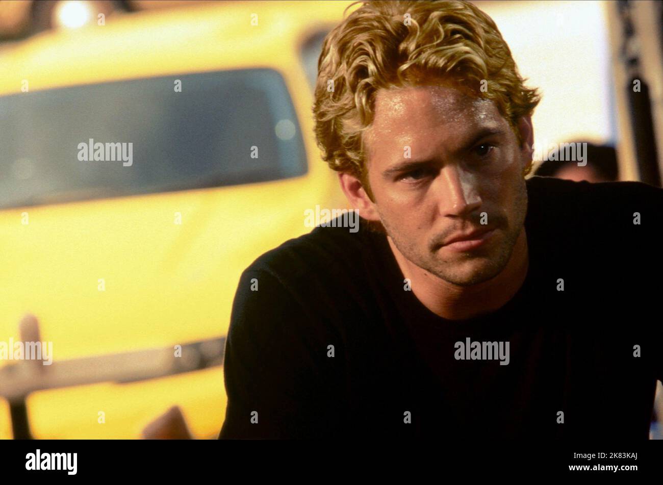 Paul Walker Film: The Fast and the Furious (USA/DE 2001) personaggi: Brian o'Conner regista: Rob Cohen 18 Giugno 2001 **ATTENZIONE** questa foto è solo per uso editoriale ed è il copyright di IMMAGINI UNIVERSALI e/o del fotografo assegnato dalla Film o dalla Società di produzione e può essere riprodotto solo da pubblicazioni in concomitanza con la promozione del suddetto Film. È richiesto un credito obbligatorio per LE IMMAGINI UNIVERSALI. Il fotografo deve essere accreditato anche quando è noto. Nessun uso commerciale può essere concesso senza l'autorizzazione scritta della Film Company. Foto Stock