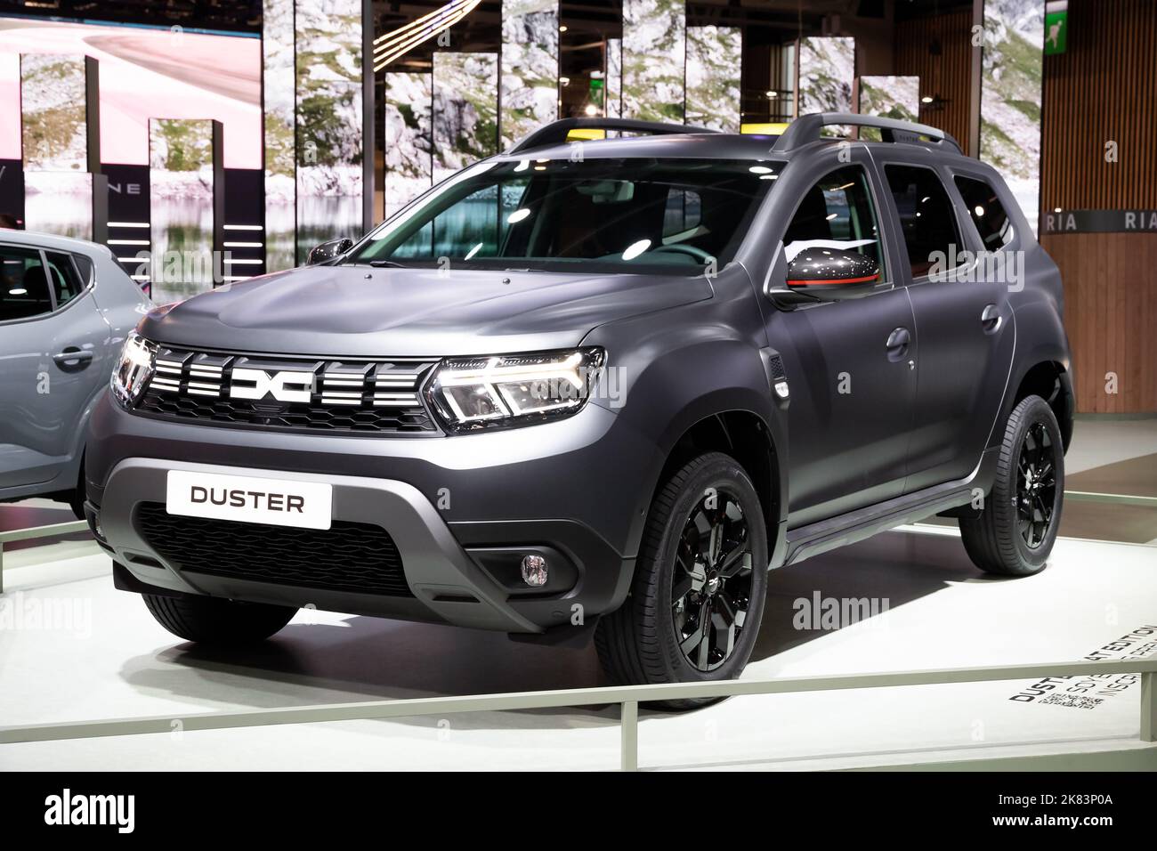 Nuovo Dacia Duster 2023 (Mat Edition) presentato al Salone dell'automobile di Parigi, Francia - 17 ottobre 2022. Foto Stock