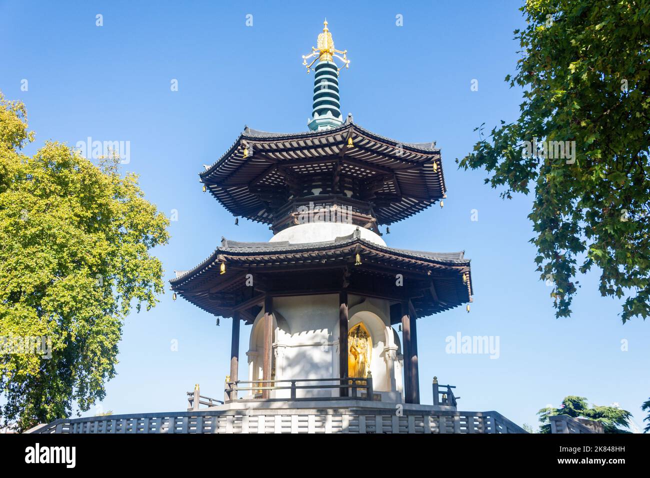 La Pagoda della Pace di Londra a Battersea Park, Battersea, London Borough of Wandsworth, Greater London, England, United Kingdom Foto Stock