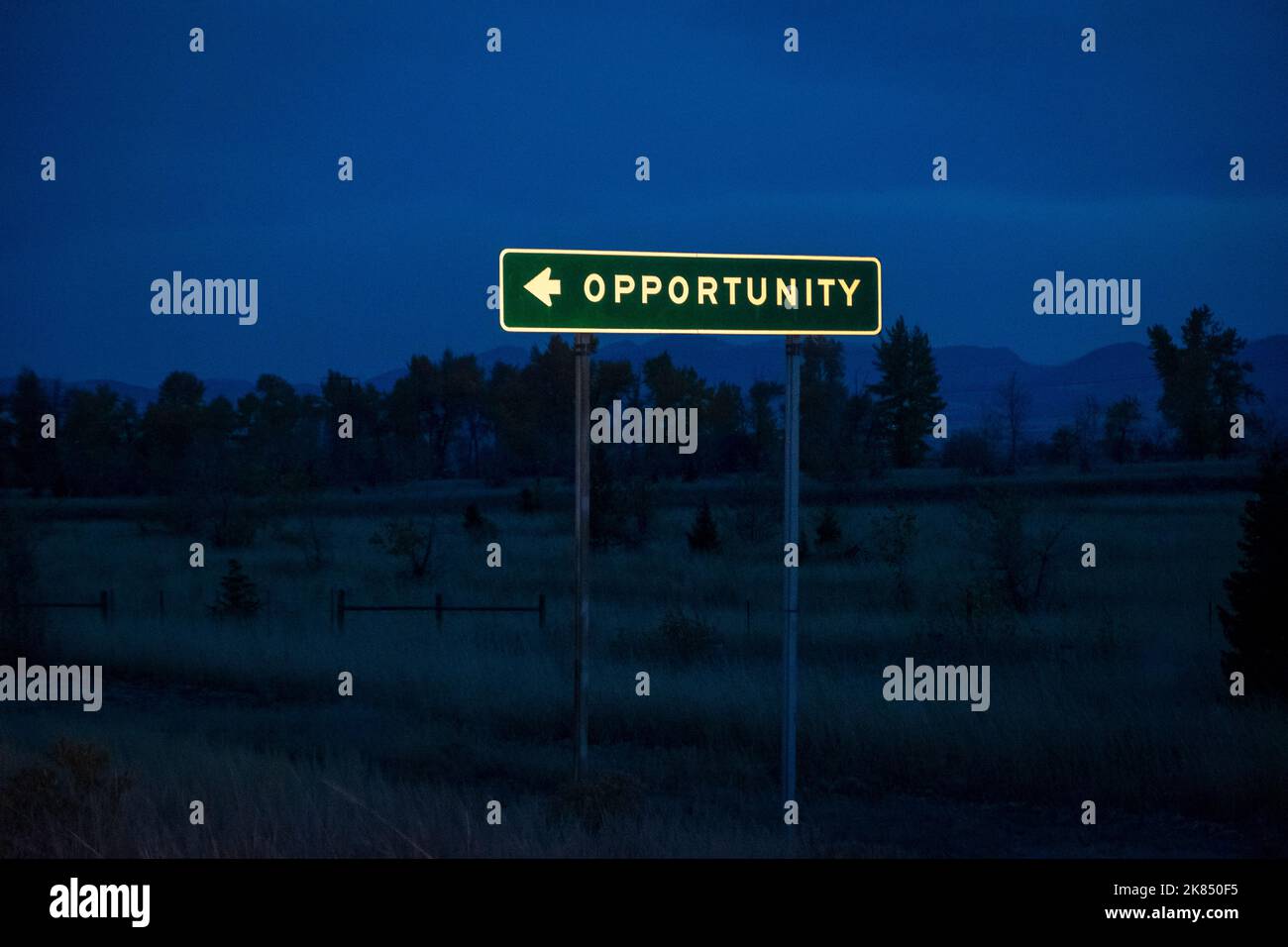 Cartello stradale per Opportunity, Montana Foto Stock