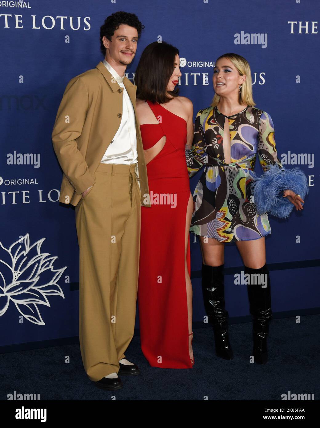 20 ottobre 2022 - Los Angeles, California - (L-R) Adam DiMarco, Aubrey Plaza e Haley Lu Richardson. Los Angeles Season 2 Premiere of HBO Original Series ''The White Lotus' (Credit Image: © Billy Bennight/AdMedia via ZUMA Press Wire) Foto Stock