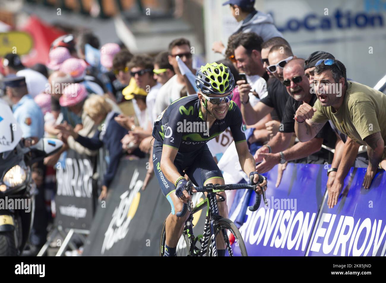 Giovanni Visconti (Ita) il Team Movistar è stato raffigurato in azione durante la fase 17 della 101st° edizione della gara ciclistica Tour de France, a 124,5 km da Saint-Gaudens a Saint-Lary-Soulan Pla d'Adet, Francia, mercoledì 23 luglio 2014. Foto Stock