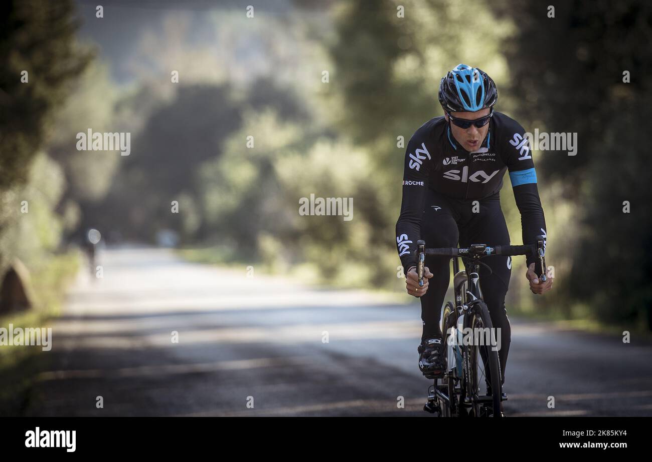 Nicholas Roche si è allenato con il suo nuovo team durante lo Sky Training Camp presso il Vanity Sports Hotel, Puerto de Alcudia, Maiorca. Foto Stock