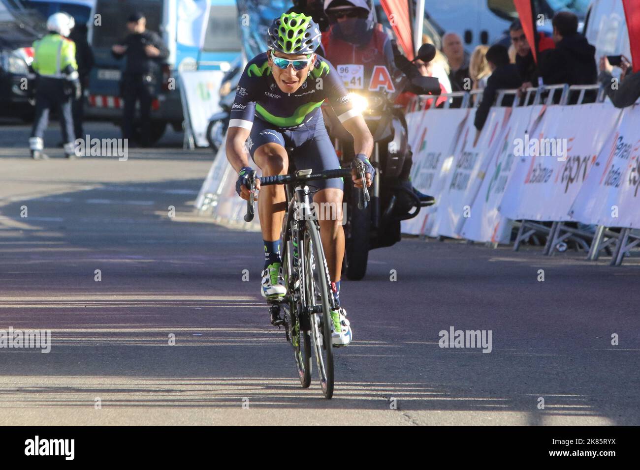 Nairo Quintana movistar & Colombia si piazza al 2nd° posto ma i 8 secondi più secondi bonus su Alberto Contador gli danno il povero vantaggio dopo la tappa 4 Foto Stock