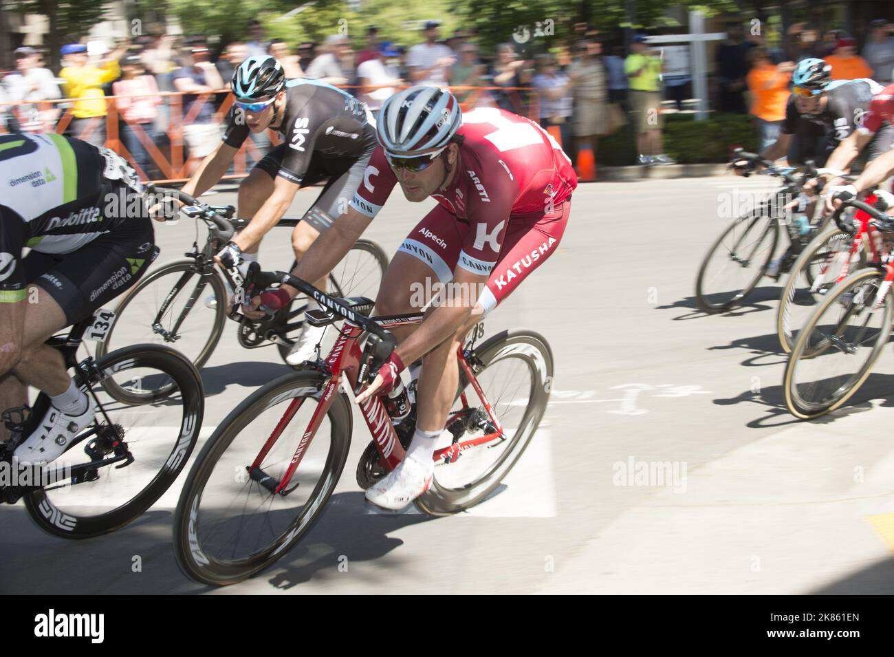 Rick Zabel affronta uno degli ultimi angoli del corso. (Foto di Casey B. Gibson) Foto Stock