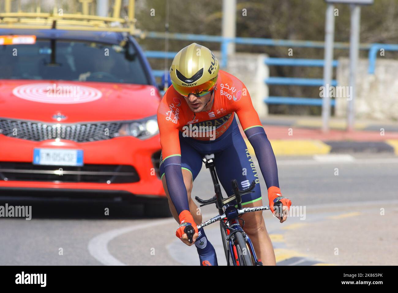 Gorka Izagirre Basque Bahrain nella prova cronometrata individuale per la fase 4 della Vuelta Cyclista al Pais Vasco 2018 Foto Stock