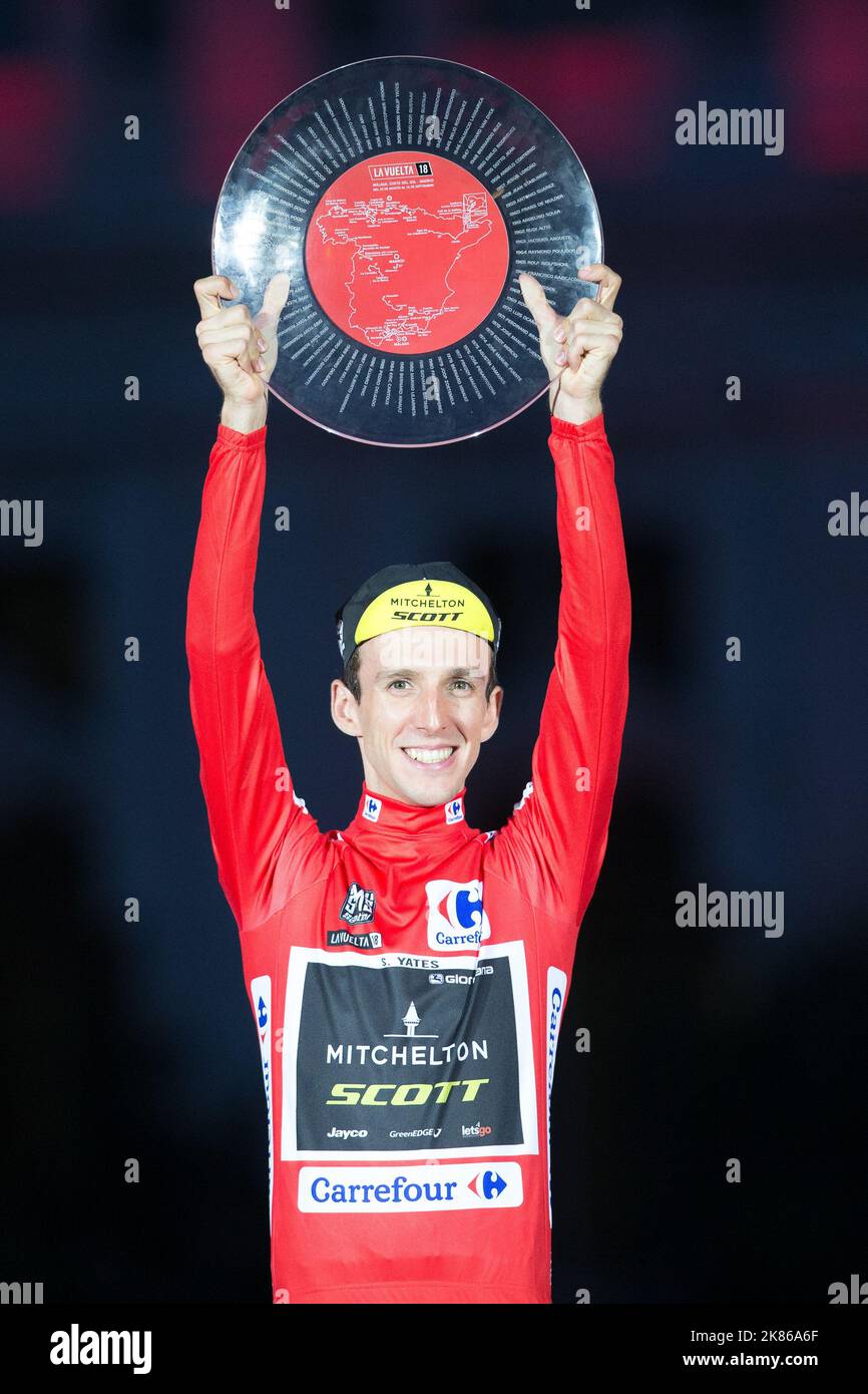 Simon Yates di Mitchelton Scott vince il suo primo gran tour alla conclusione della Vuelta a Espana (Tour of Spain) 2018 a Madrid, Spagna, il 16 settembre 2018. Foto Stock