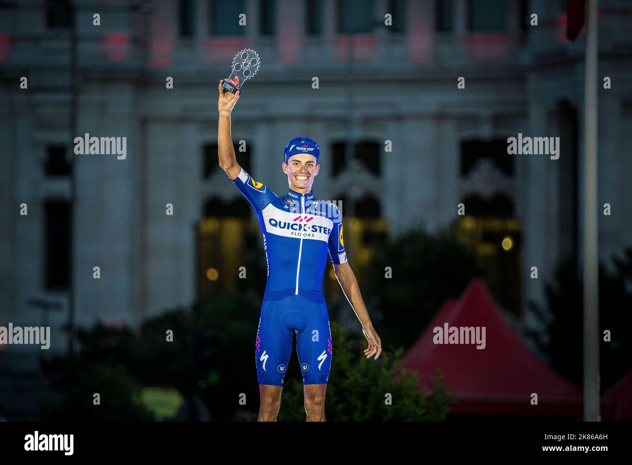 Quick Step Floors' Enric Mas vince il premio Young Rider alla conclusione della Vuelta a Espana (Tour di Spagna) 2018 a Madrid, Spagna, il 16 settembre 2018. Foto Stock