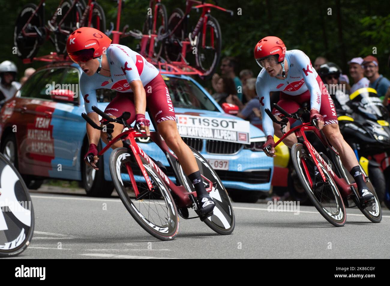 Katusha Alpecin - Ilnur Zakarin, Jens Debusschere, Alex Dowset, Jose Goncalves, Marco Haller, Nils Politt, Mads Wurtz, Rick Zabel durante il Tour de France 2019 Stage 2 - Team Time Trial a Bruxelles domenica 7 luglio 2019. Foto Stock