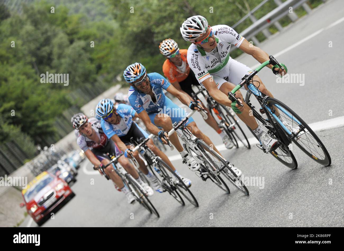 Nicholas Roche conduce una pausa nel mezzo della fase 16 tra Martigny e Bourg Foto Stock