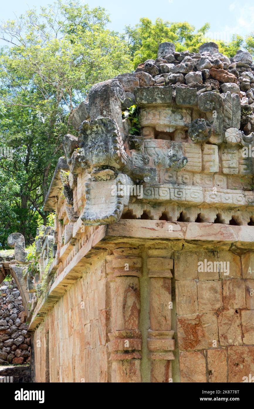 Il Palazzo presso il sito Maya di Labna, Yucatan, Messico. Vecchio edificio Maya lungo la Ruta Puuc. Patrimonio dell'umanità dell'UNESCO. Particolare dell'antenato Foto Stock