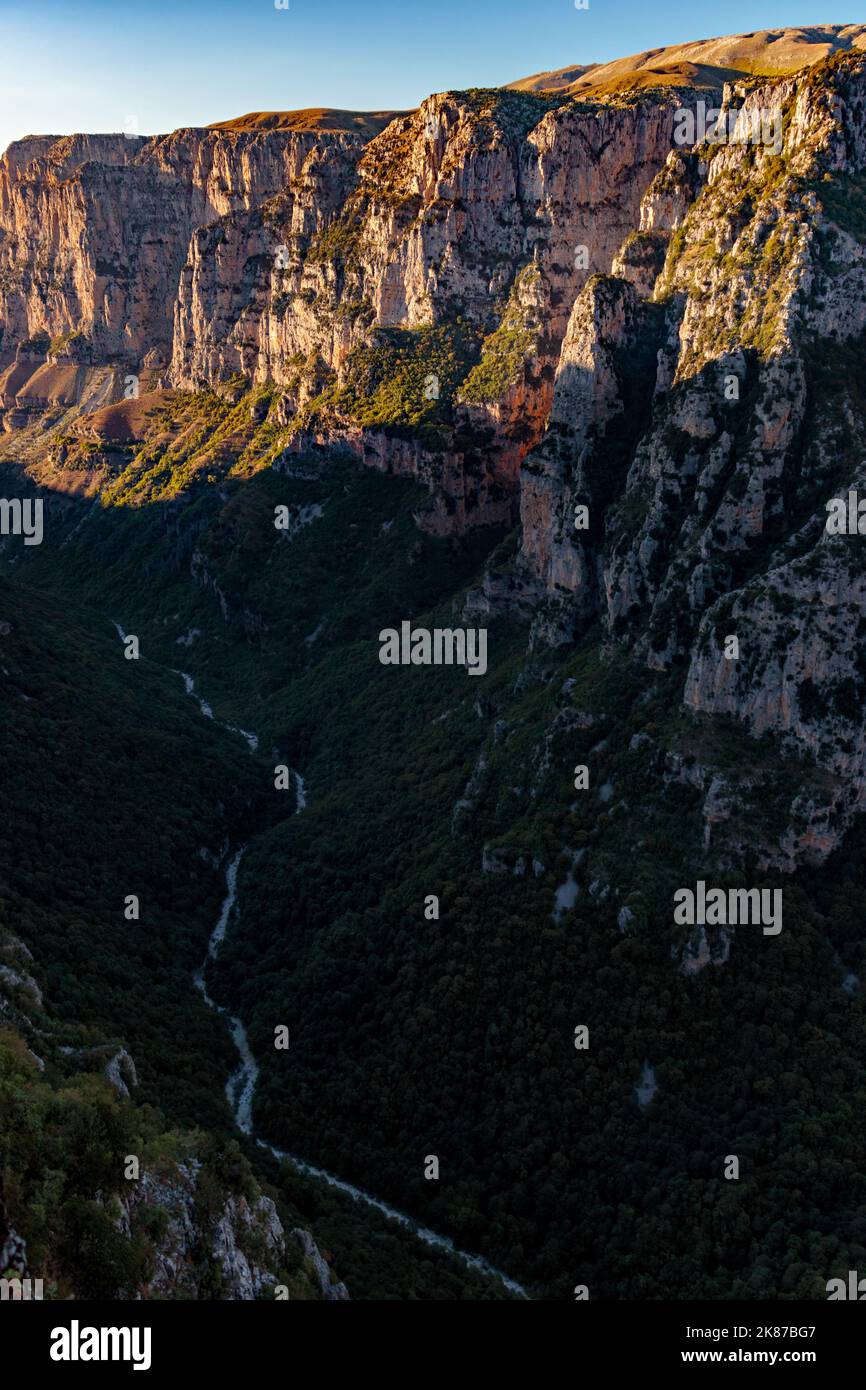 Gola di Vikos dal punto di vista di Oxya, Zagori, Grecia Foto Stock