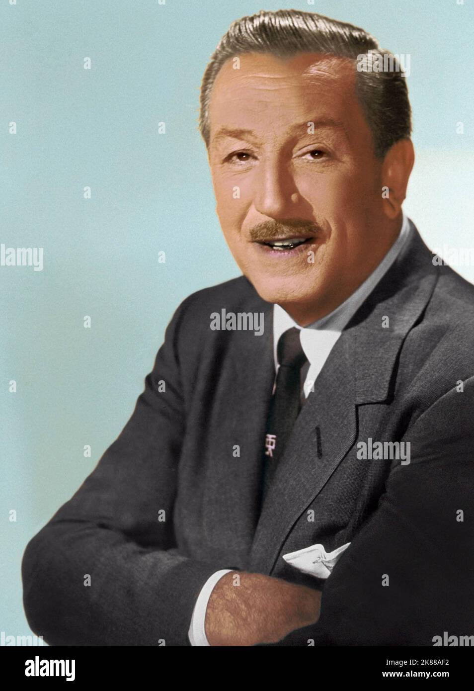 Walt Disney Producer & Animator / Walter Elias 'Walt' Disney 01 maggio 1955 **ATTENZIONE** questa fotografia è solo per uso editoriale ed è copyright della Film Company e/o del fotografo assegnato dalla Film o Production Company e può essere riprodotta solo da pubblicazioni in concomitanza con la promozione del suddetto Film. È richiesto un credito obbligatorio alla Film Company. Il fotografo deve essere accreditato anche se conosciuto. Nessun uso commerciale può essere concesso senza l'autorizzazione scritta di The Film Company. Foto Stock