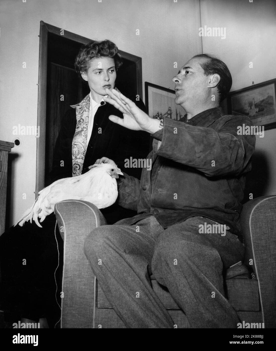Ingrid Bergman & Roberto Rossellini attrice e regista 01 maggio 1953 **ATTENZIONE** questa fotografia è a solo uso editoriale ed è copyright della Film Company e/o del fotografo assegnato dalla Film o Production Company e può essere riprodotta solo da pubblicazioni in concomitanza con la promozione del suddetto Film. È richiesto un credito obbligatorio alla Film Company. Il fotografo deve essere accreditato anche se conosciuto. Nessun uso commerciale può essere concesso senza l'autorizzazione scritta di The Film Company. Foto Stock