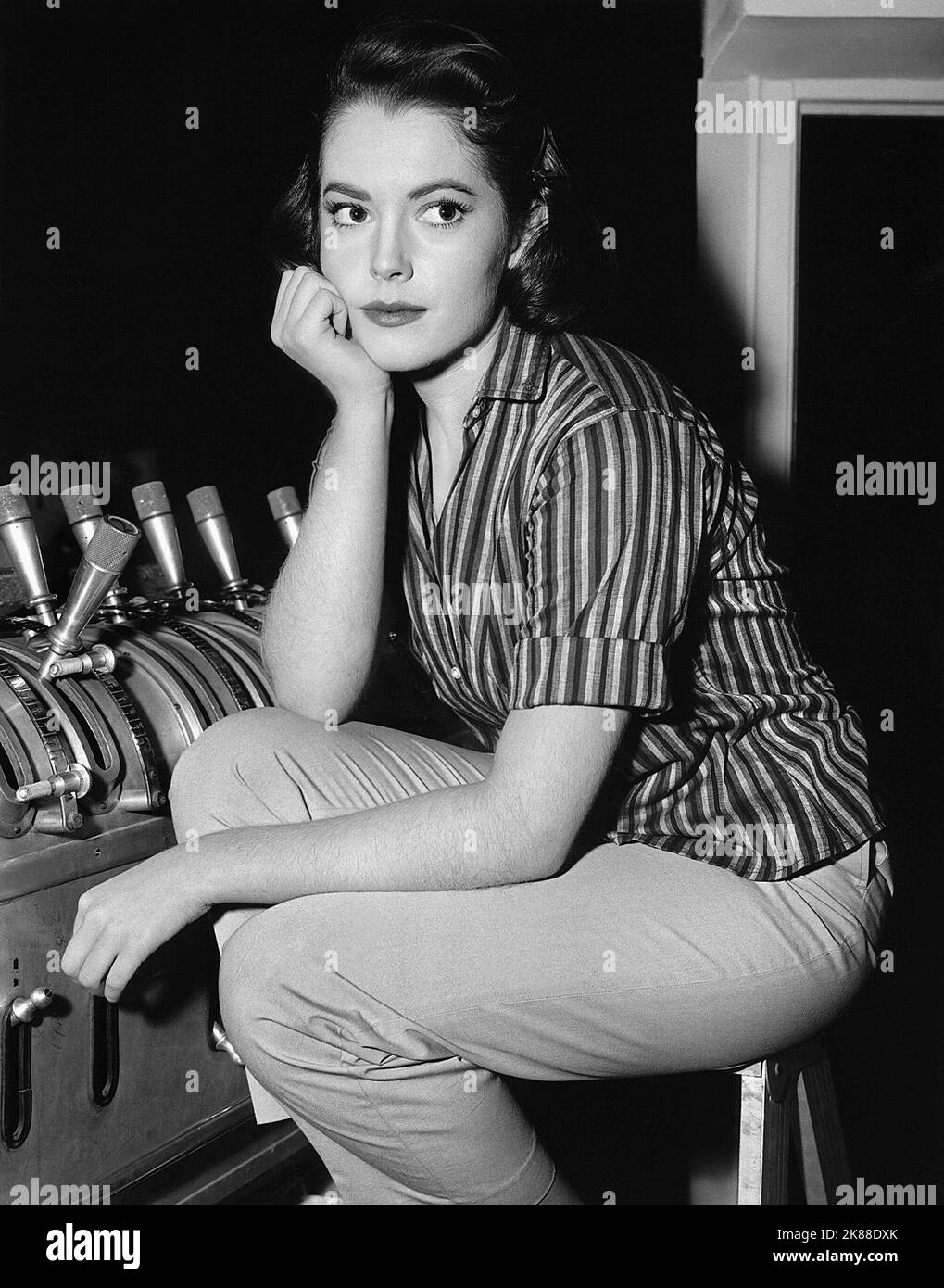 Susan Kohner attrice 01 maggio 1958 **ATTENZIONE** questa fotografia è ad uso esclusivamente editoriale ed è copyright della Film Company e/o del fotografo assegnato dalla Film Company o Production Company e può essere riprodotta solo da pubblicazioni in concomitanza con la promozione del suddetto Film. È richiesto un credito obbligatorio alla Film Company. Il fotografo deve essere accreditato anche se conosciuto. Nessun uso commerciale può essere concesso senza l'autorizzazione scritta di The Film Company. Foto Stock