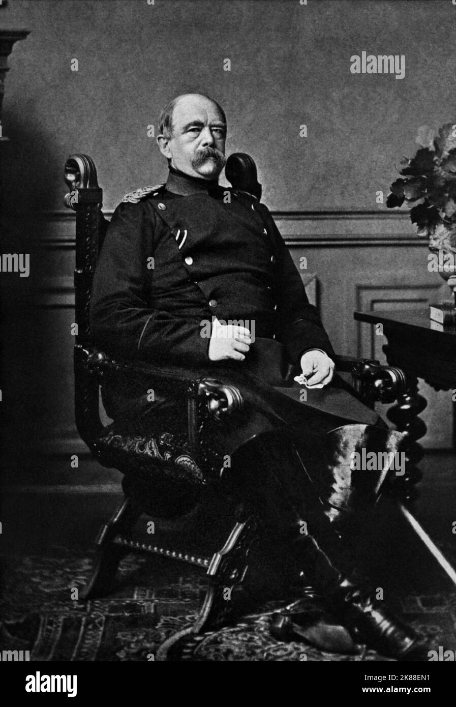 Otto von Bismarck (1815-1898) otto Eduard Leopold, Principe di Bismarck, Duca di Lauenburg 01 gennaio 1885 **AVVERTENZA** questa fotografia è solo per uso editoriale ed è copyright della Film Company e/o del fotografo assegnato dalla Film o dalla Production Company e può essere riprodotta solo da pubblicazioni in concomitanza con la promozione del film di cui sopra. È richiesto un credito obbligatorio alla società cinematografica. Il fotografo deve essere accreditato anche quando è noto. Nessun uso commerciale può essere concesso senza autorizzazione scritta da parte della Film Company. Foto Stock