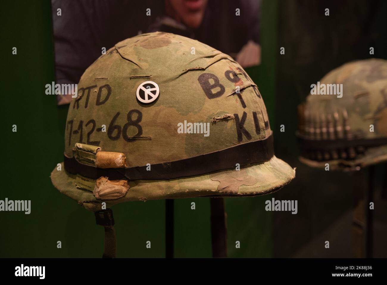 Casco in giacca completamente metallica Foto Stock