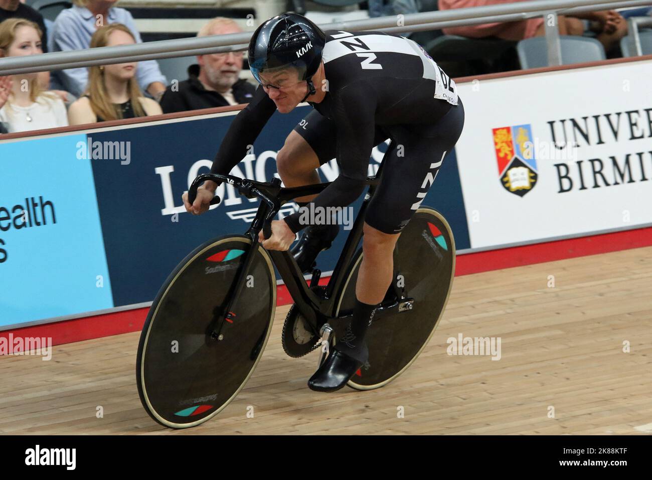 Sam WEBSTER della Nuova Zelanda nello sprint ciclistico maschile ai giochi del Commonwealth del 2022 nel Velodrome, Queen Elizabeth Olympic Park, Londra. Foto Stock