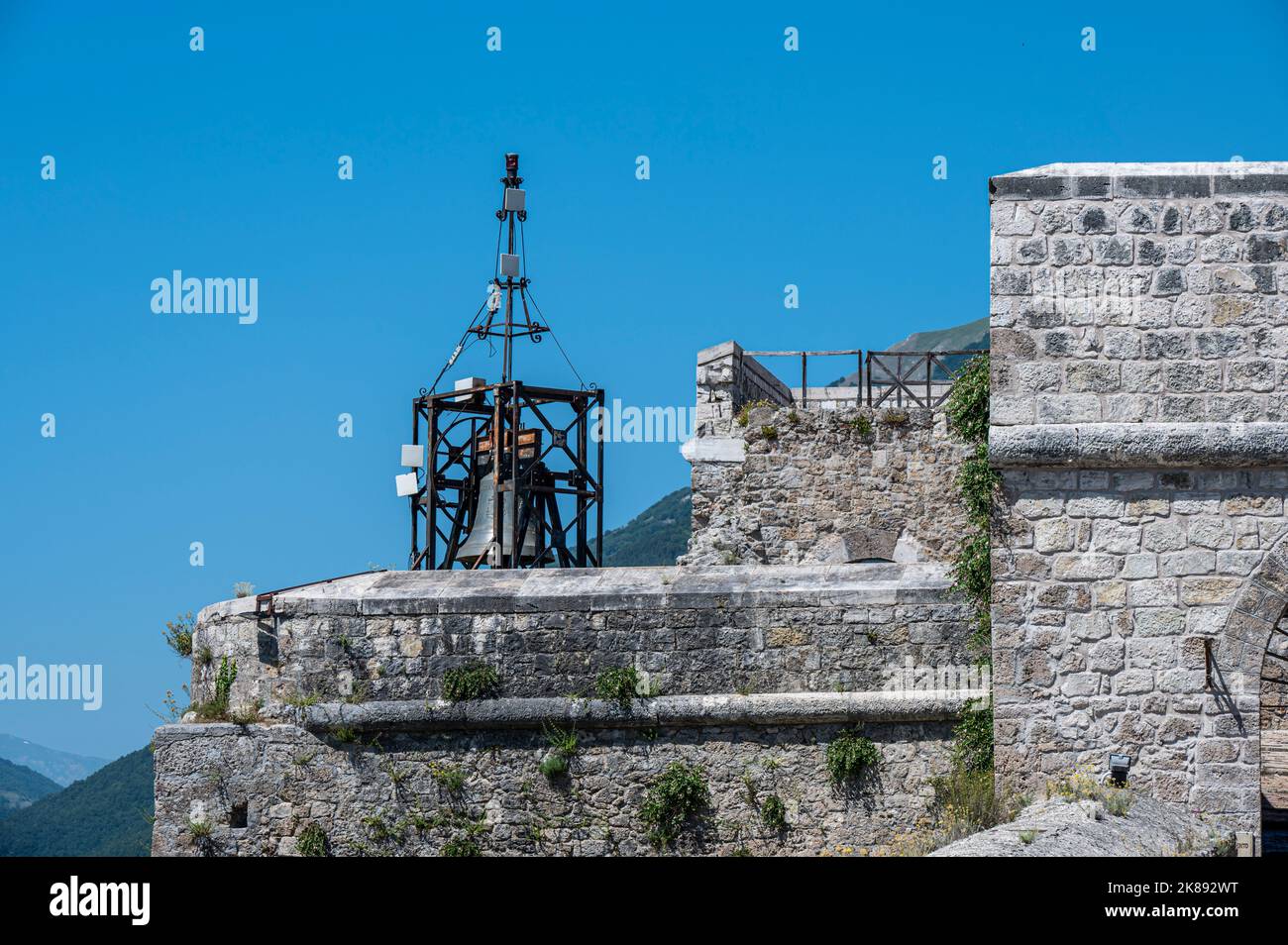 Civitella, italia: 06-24-2022: I ruderi della fortezza di Civitella del Tronto Foto Stock