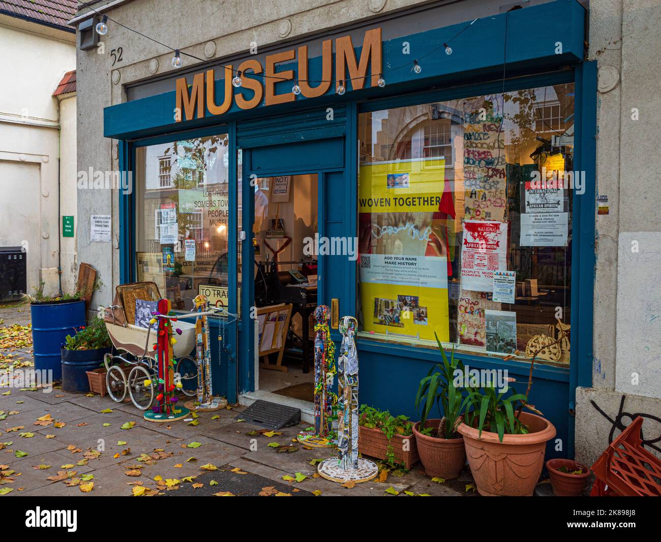 People’s Museum Somers Town - piccolo museo per comunità creato per celebrare la storia dei radicali, riformatori e ribelli di Somers Town al 52 di Phoenix Road. Foto Stock