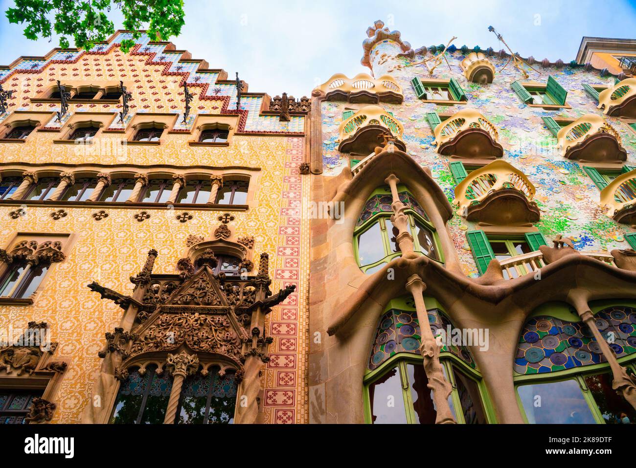 Barcellona, Spagna - 21 aprile 2022: Vista della Casa Batllo di Guidi vista dalla strada Foto Stock