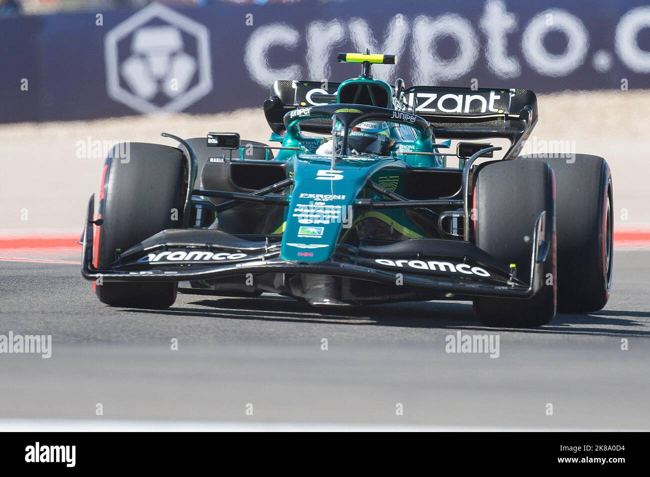 Le Americhe. 21st Ott 2022. Sebastian Vettel #05 con Aston Martin Aramco Cognizant F1 Team in pista per la prima sessione di prove al Gran Premio di Formula uno degli Stati Uniti, circuito delle Americhe. Austin, Texas. Mario Cantu/CSM/Alamy Live News Foto Stock