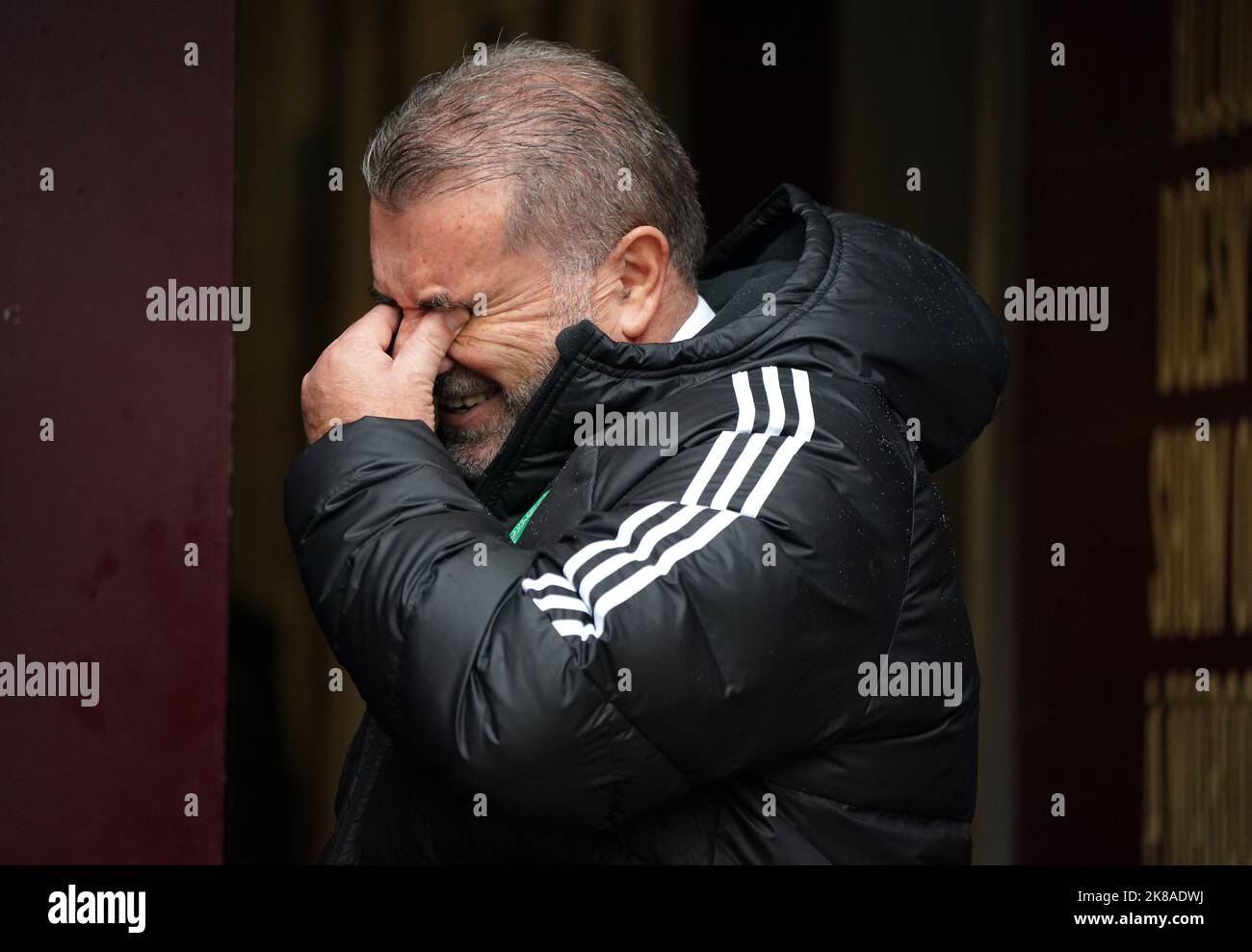 Il Celtic manager Ange Postecoglou prima della partita Cinch Premiership al Tynecastle Park, Edimburgo. Data immagine: Sabato 22 ottobre 2022. Foto Stock