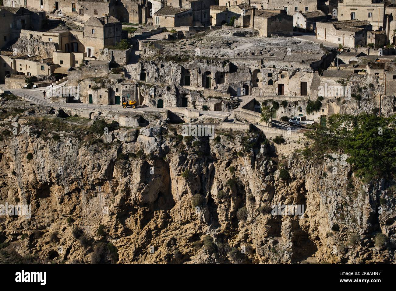 Vista sul Sasso Caveoso dal punto panoramico di Murgia timone a Matera Foto Stock