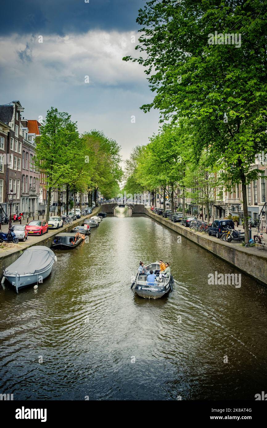 Amsterdam canal boat immagini e fotografie stock ad alta risoluzione - Alamy