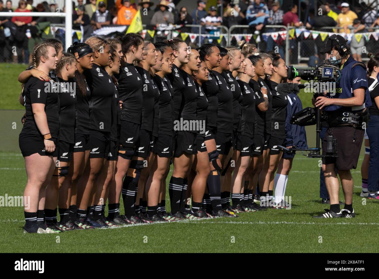 Nuova Zelanda durante l'inno nazionale prima della Coppa del mondo di Rugby  delle Donne, Una partita al Northland Events Centre di Whangarei, Nuova  Zelanda. Data immagine: Sabato 22 ottobre 2022 Foto stock -