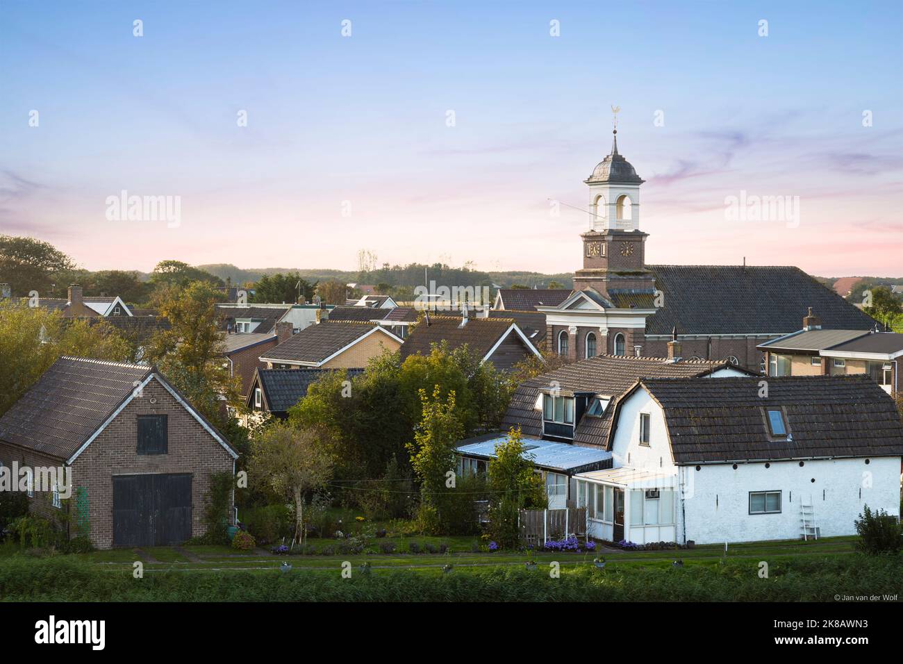 Vista sul piccolo villaggio costiero De Cocksdorp sull'isola di Wadden a Texel. Foto Stock