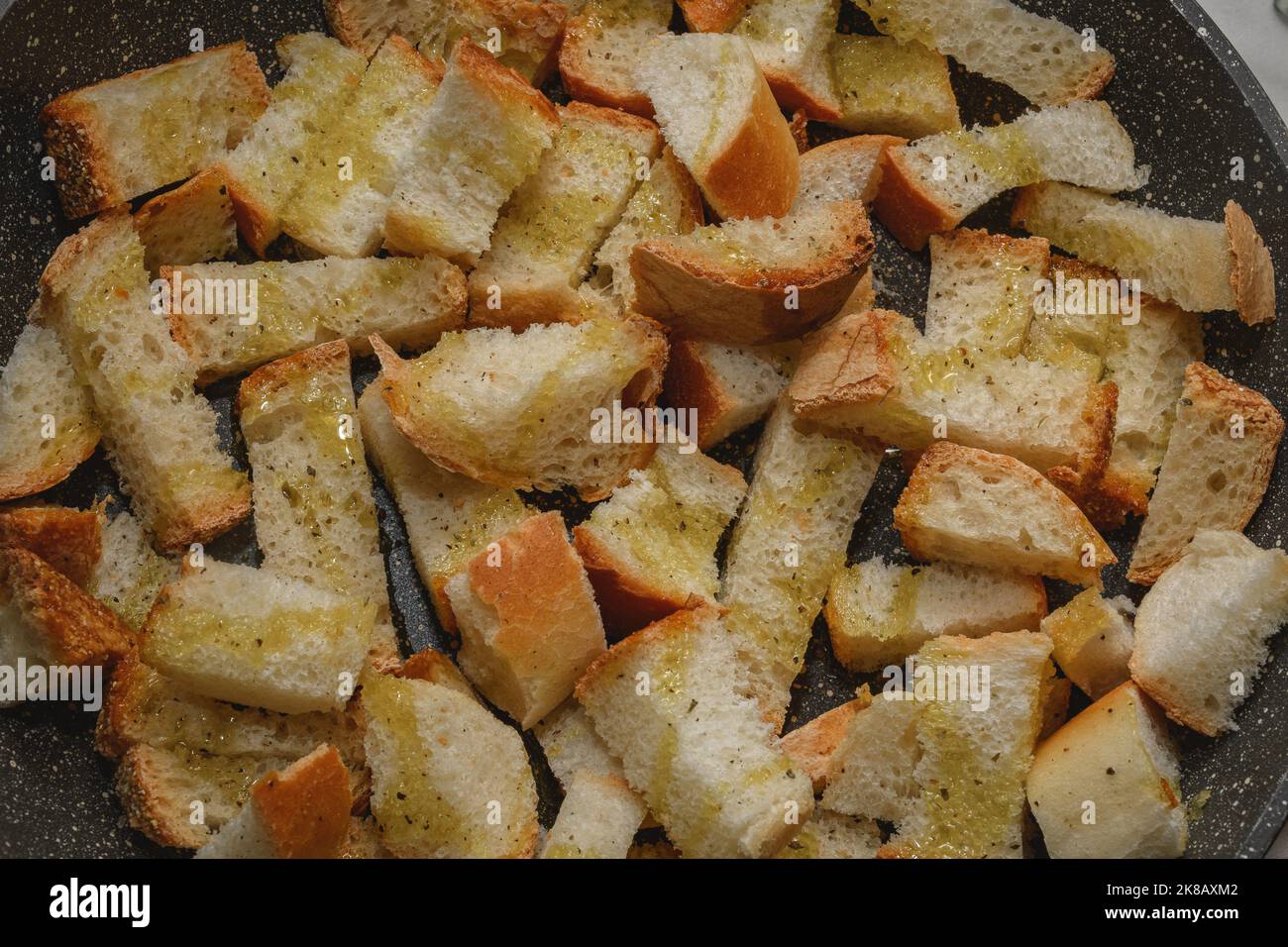 Pane affettato prima di tostare Foto Stock