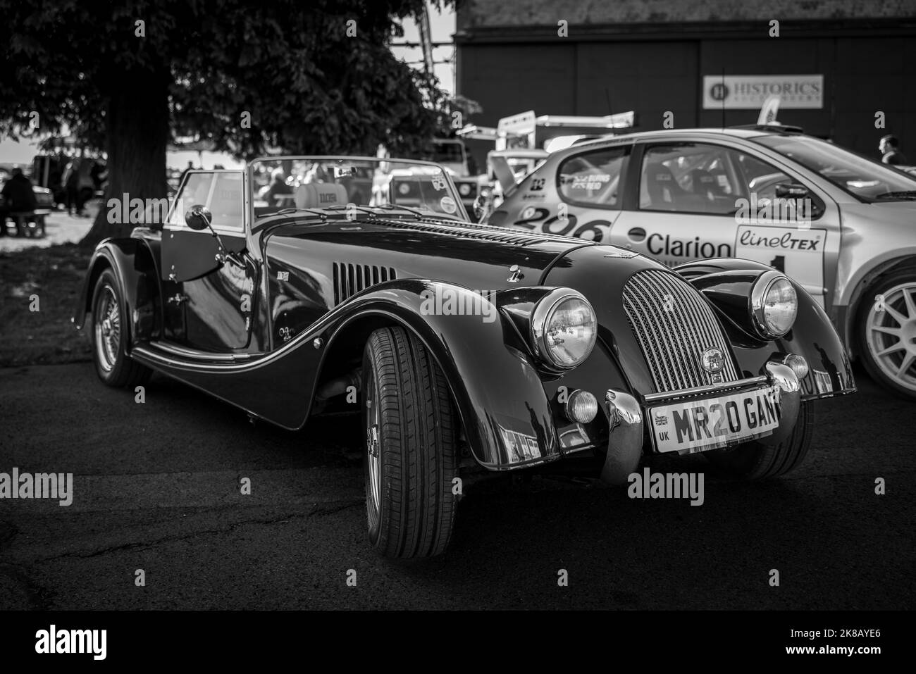 Morgan Plus Four 'MR20 GAN' in mostra al Poster Cars & Supercars Assembly al Bicester Heritage Centre Foto Stock