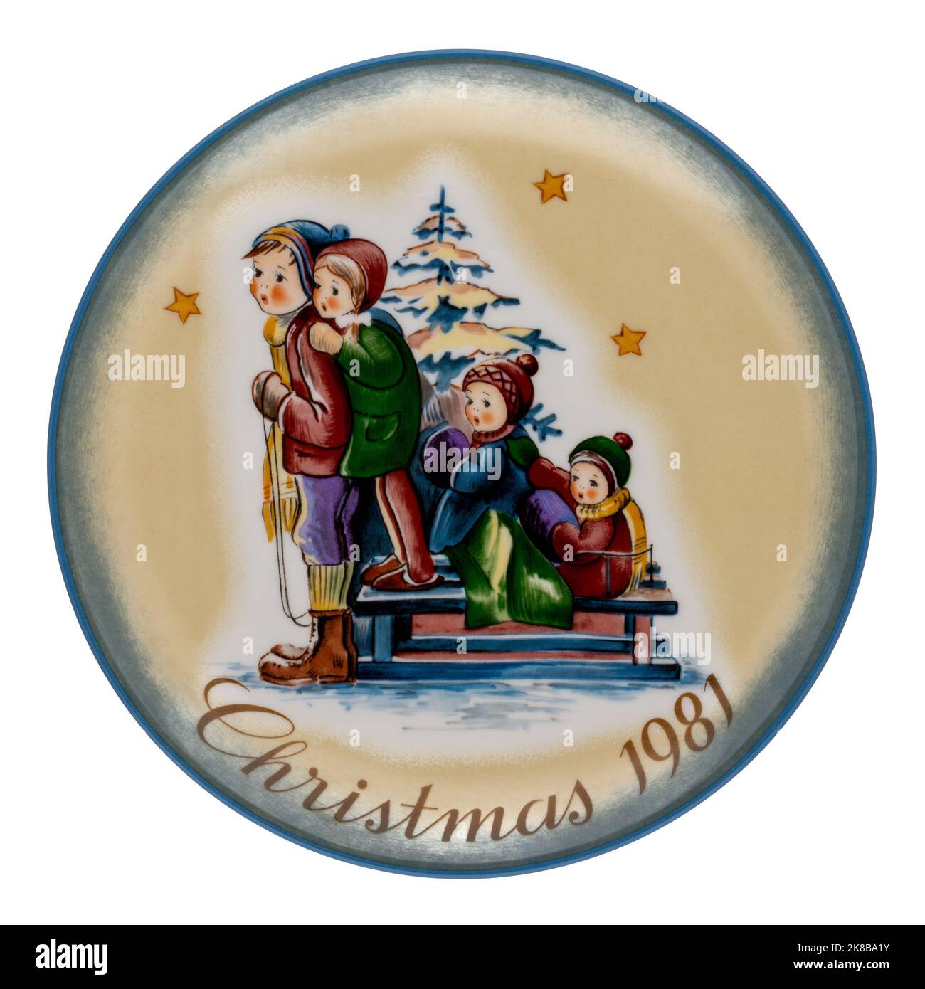 Piatto natalizio vintage di Suor Berta Hummel dal 1981 intitolato A Time To Remember, isolato su bianco. Foto Stock
