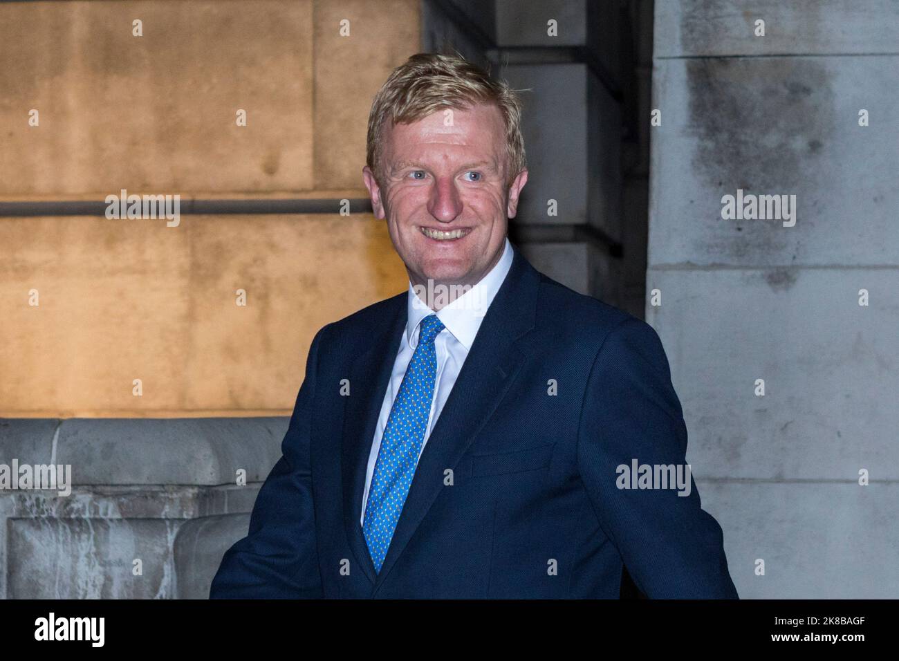Oliver Dowden CBE MP, Ministro senza portafoglio, visto lasciare il Victoria and Albert Museum dopo il Partito conservatore Summer Ball 2022. Immagini Foto Stock