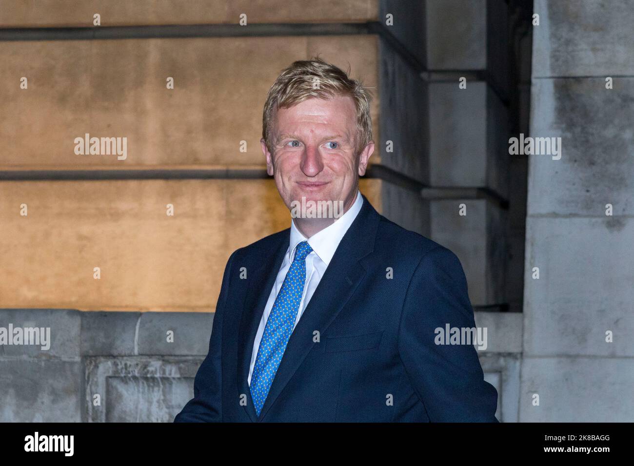 Oliver Dowden CBE MP, Ministro senza portafoglio, visto lasciare il Victoria and Albert Museum dopo il Partito conservatore Summer Ball 2022. Immagini Foto Stock