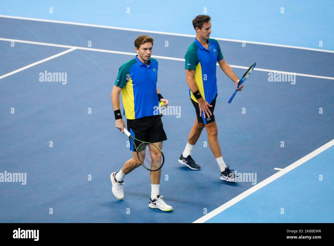 Il francese Nicolas Mahut e il francese Edouard Roger-Vasselin hanno raffigurato durante la semifinale maschile la coppia olandese Griekspoor - Van de Zandschulp e il francese Pair Mahut - Roger-Vasselin, al torneo europeo Open Tennis ATP, ad Anversa, sabato 22 ottobre 2022. FOTO DI BELGA MARIJN DE KEYZER Foto Stock