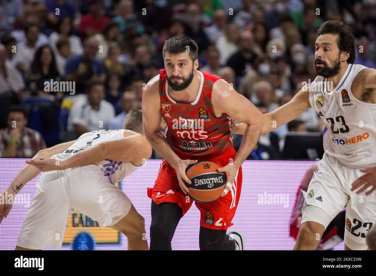 Madrid, Madrid, Spagna. 21st Ott 2022. Stefan Markovic (C).durante la vittoria del Real Madrid su Crvena Zvezda MTS Belgrado 72 - 56 in Turkish Airlines Eurolega partita di stagione regolare (round 4) celebrata al WiZink Center di Madrid (Spagna). Ottobre 21st 2022. (Credit Image: © Juan Carlos GarcÃ-A Mate/Pacific Press via ZUMA Press Wire) Foto Stock