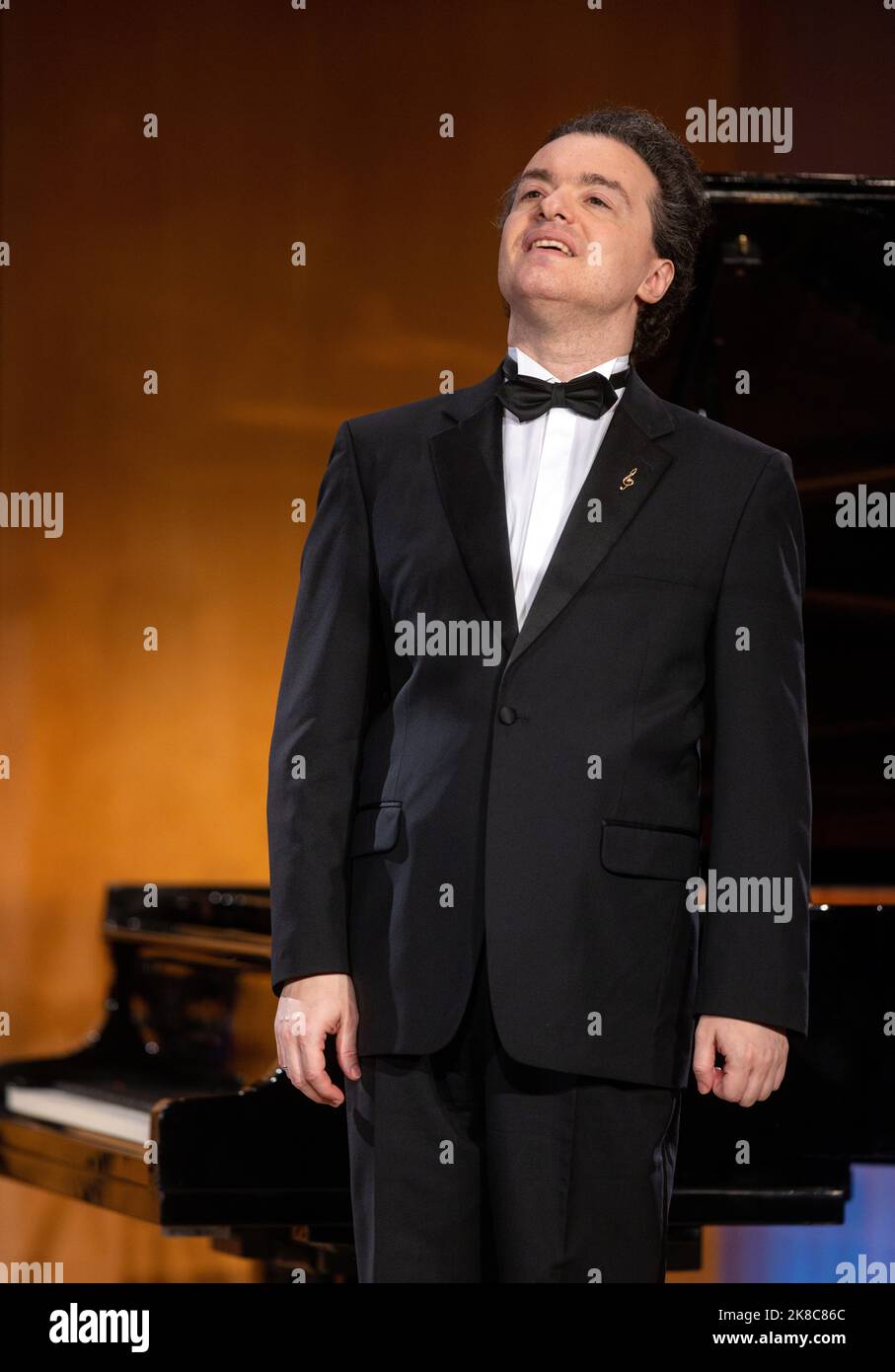 Weimar, Germania. 22nd Ott 2022. Il pianista Evgeny Kissin è sul palco dopo aver ricevuto un dottorato onorario dall'Accademia musicale Franz Liszt. Kissin è onorato per il suo impegno musicale per l'umanesimo nel mondo e per i vostri servizi alla lingua yiddish. Credit: Michael Reichel/dpa/Alamy Live News Foto Stock