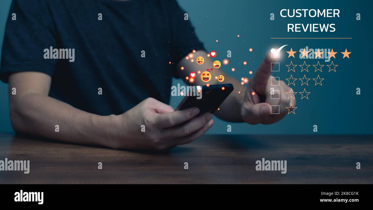 Sondaggio sulla soddisfazione dei clienti. Valutazione della soddisfazione del cliente, Smiley Emoji, cliente felice, buon servizio, Valutazione positiva, Happy Service, servizio di assistenza a cinque stelle Foto Stock
