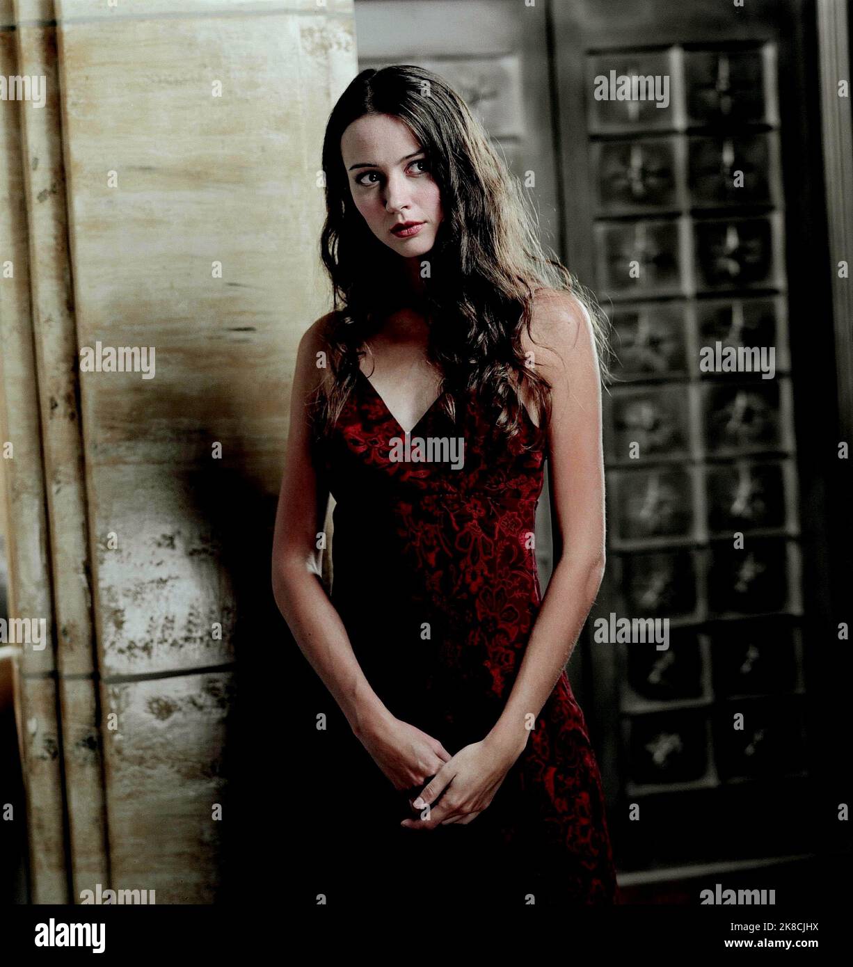 Amy Acker Televisione: Angelo : Stagione 2 (2000) personaggi: Winifred 'Fred' Burkle regista: Joss Whedon 26 settembre 2000 **AVVERTENZA** questa fotografia è solo per uso editoriale ed è copyright di 20 CENTURY FOX e/o del fotografo assegnato dalla Film o dalla Production Company e può essere riprodotta solo da pubblicazioni in concomitanza con la promozione del film di cui sopra. È richiesto un credito obbligatorio a 20 CENTURY FOX. Il fotografo deve essere accreditato anche quando è noto. Nessun uso commerciale può essere concesso senza autorizzazione scritta da parte della Film Company. Foto Stock