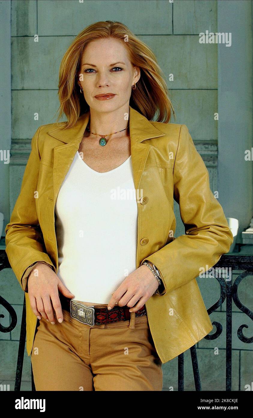 Marg Helgenberger Film: CSI: Crime Scene Investigation; C.S.I.: Crime Scene Investigation (TV-Series) USA/CAN 2000-2015, / Alter Titel: 'CSI - Las Vegas' 06 Ottobre 2000 **ATTENZIONE** questa fotografia è solo per uso editoriale ed è copyright di CBS e/o del fotografo assegnato dalla Film o dalla Production Company e può essere riprodotta solo da pubblicazioni in concomitanza con la promozione del suddetto Film. È richiesto un credito obbligatorio per CBS. Il fotografo deve essere accreditato anche quando è noto. Nessun uso commerciale può essere concesso senza l'autorizzazione scritta della Film Company. Foto Stock