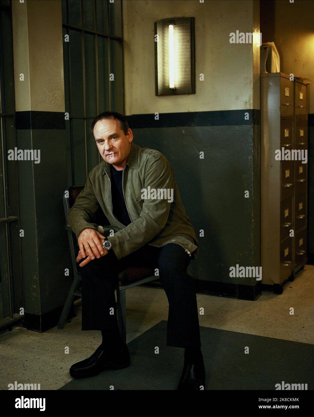 Paul Guilfoyle Film: CSI: Crime Scene Investigation; C.S.I.: Crime Scene Investigation (TV-Series) USA/CAN 2000-2015, / Alter Titel: 'CSI - Las Vegas' 06 Ottobre 2000 **ATTENZIONE** questa fotografia è solo per uso editoriale ed è copyright di CBS e/o del fotografo assegnato dalla Film o dalla Production Company e può essere riprodotta solo da pubblicazioni in concomitanza con la promozione del suddetto Film. È richiesto un credito obbligatorio per CBS. Il fotografo deve essere accreditato anche quando è noto. Nessun uso commerciale può essere concesso senza l'autorizzazione scritta della Film Company. Foto Stock