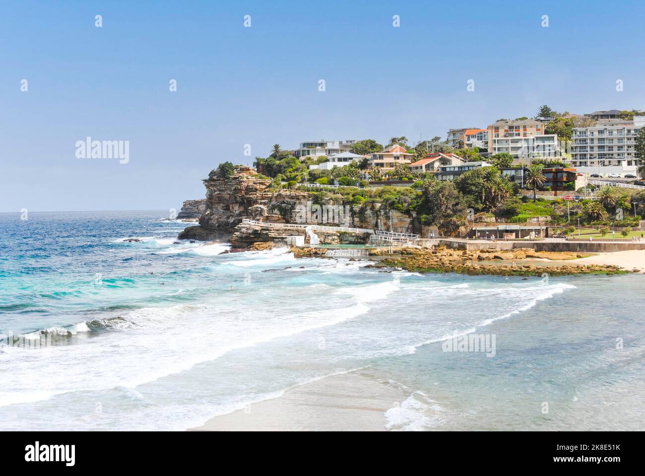 Vista sulla spiaggia di Bronte. Bronte Beach è una piccola ma popolare spiaggia ricreativa nei sobborghi orientali di Sydney, Australia Foto Stock