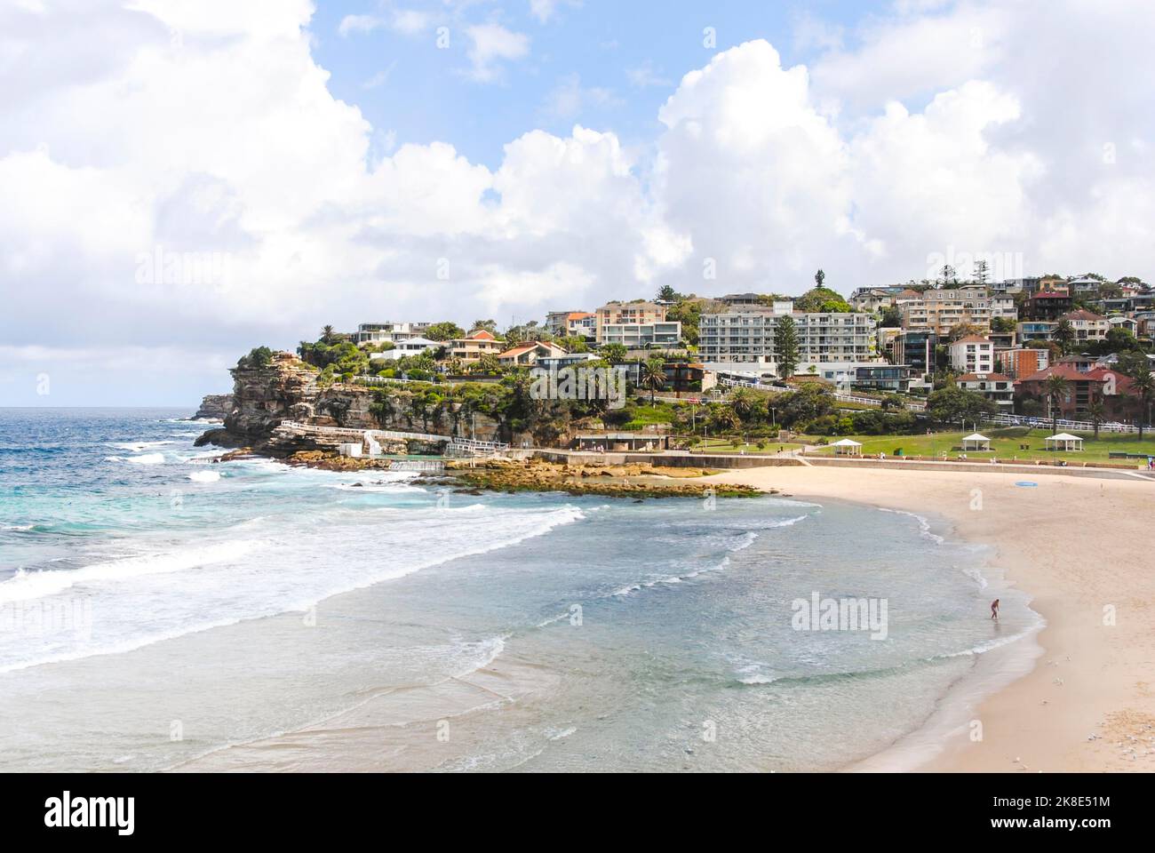 Bronte Beach è una piccola ma popolare spiaggia ricreativa nei sobborghi orientali di Sydney, Australia Foto Stock