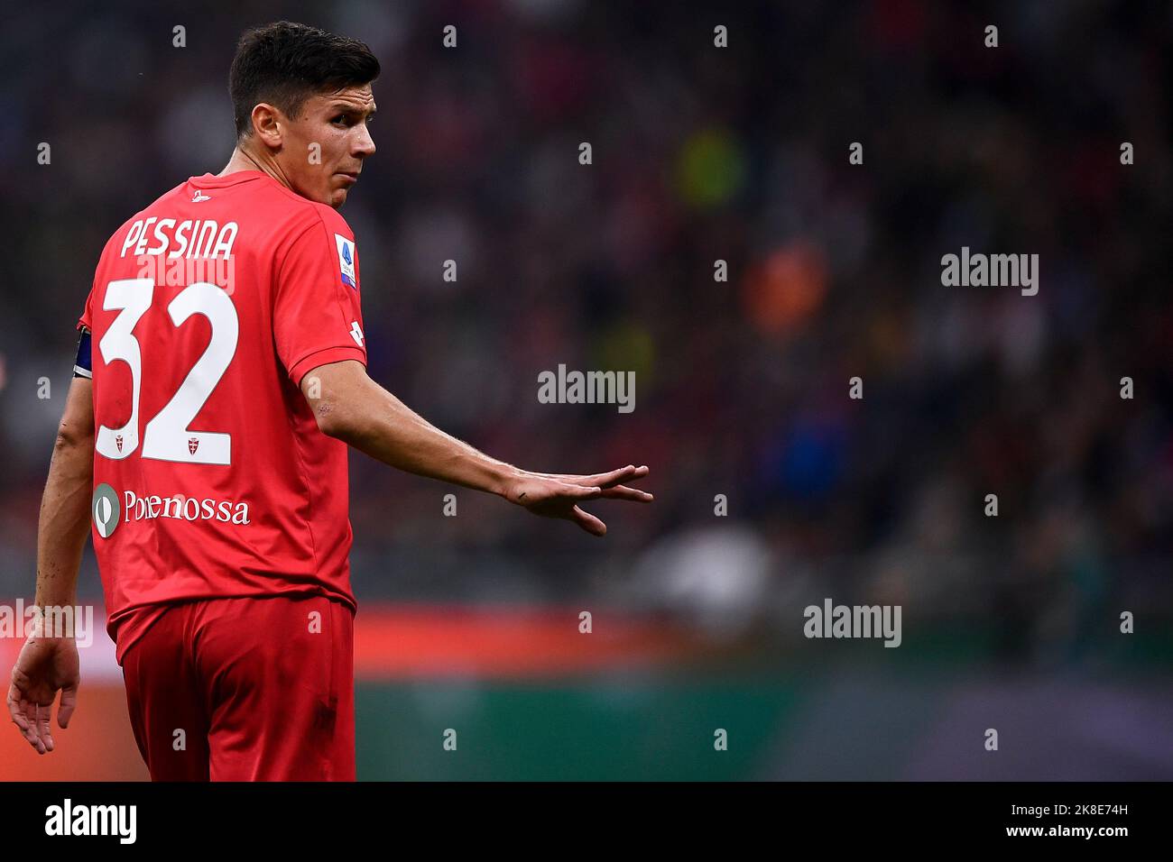 Milano, Italia. 22 ottobre 2022. Matteo Pessina dell'AC Monza gesta durante la Serie Una partita di calcio tra l'AC Milan e l'AC Monza. Credit: Nicolò campo/Alamy Live News Foto Stock