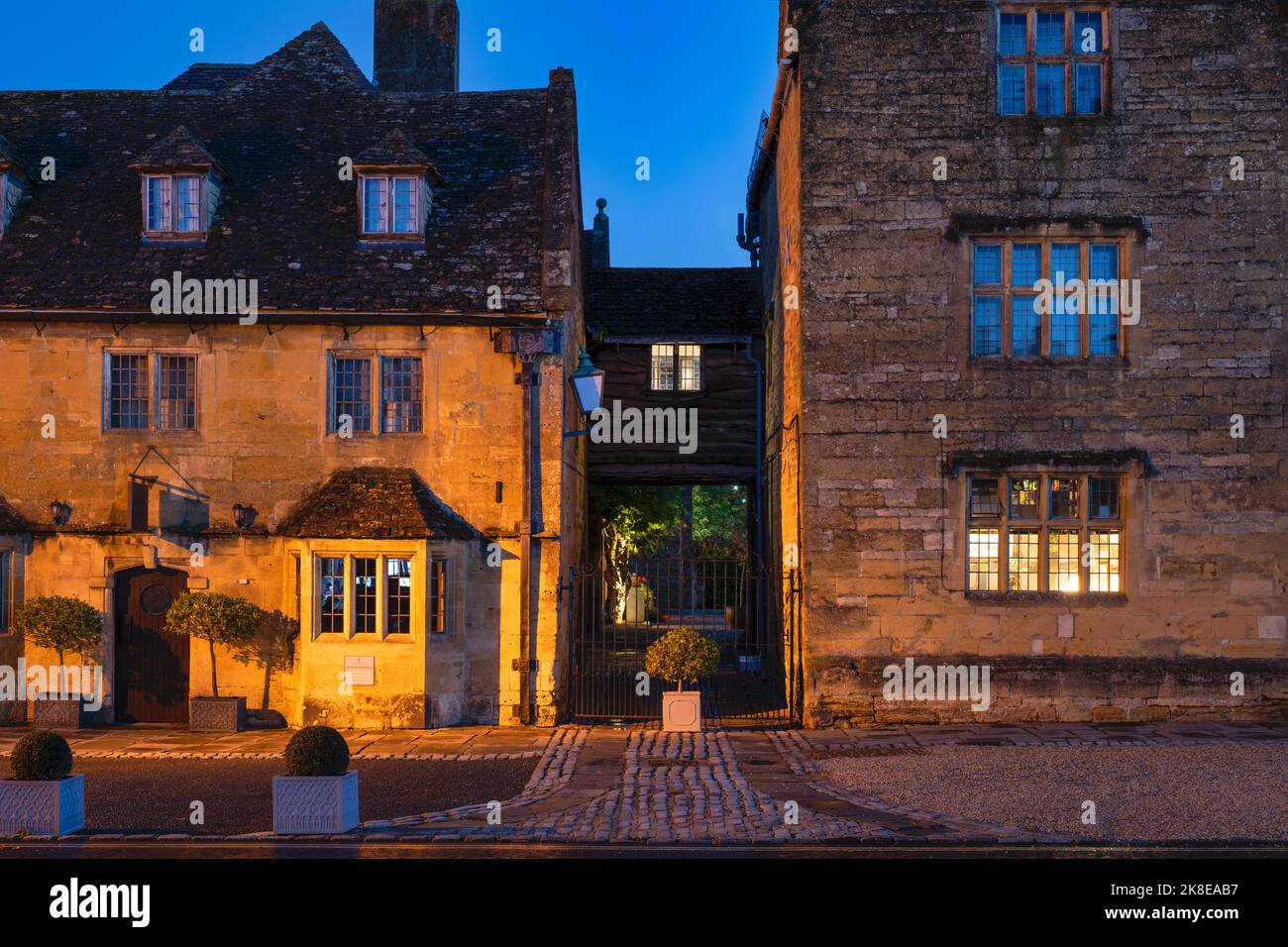 Taverna di James Martin all'alba. Broadway, Cotswolds, Worcestershire, Inghilterra Foto Stock