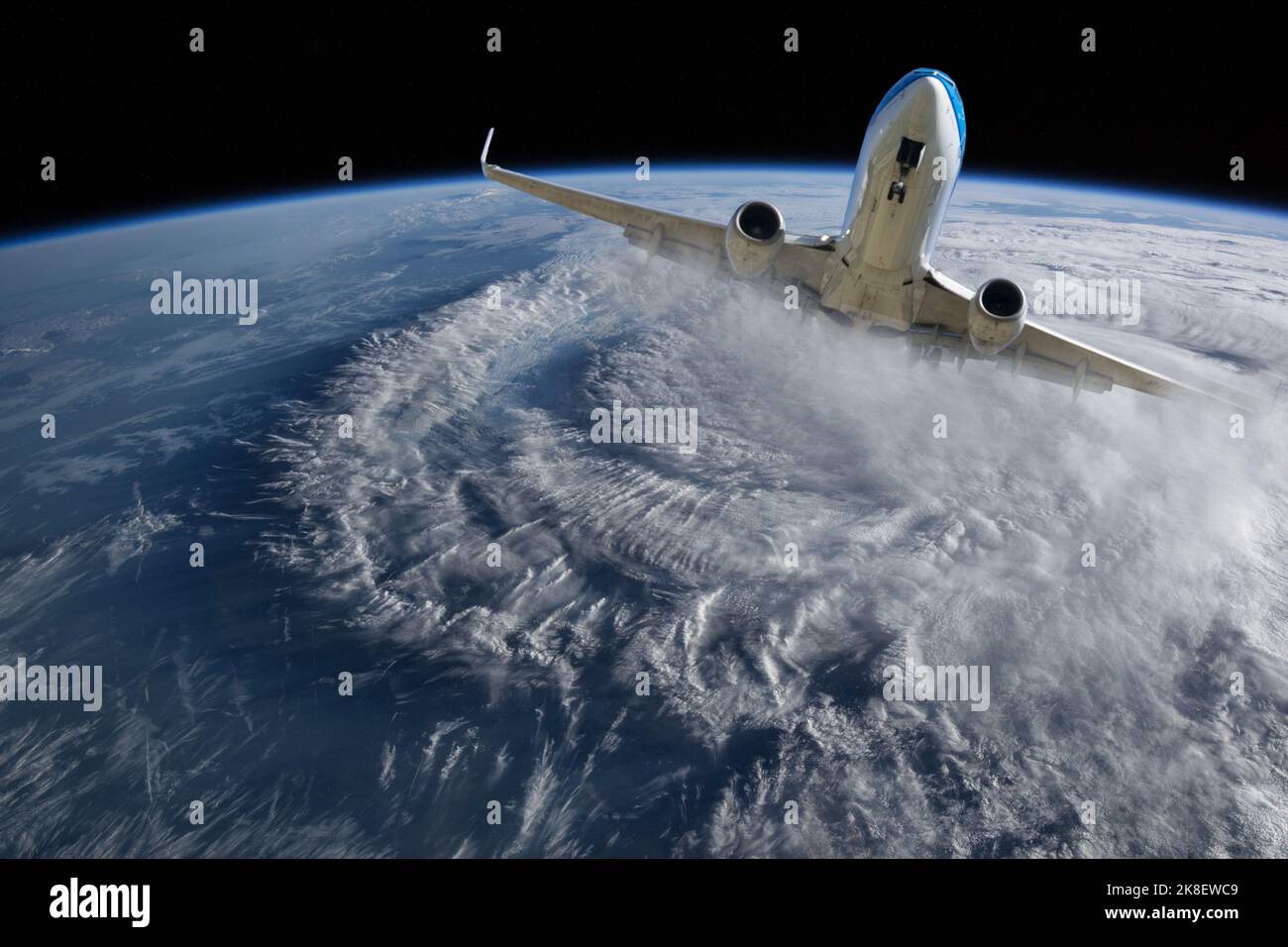 Fine del concetto di metafora del mondo. Fuggi dal mondo aereo che vola nello spazio compagnie aeree. "Elementi di questa immagine forniti dalla NASA" Foto Stock